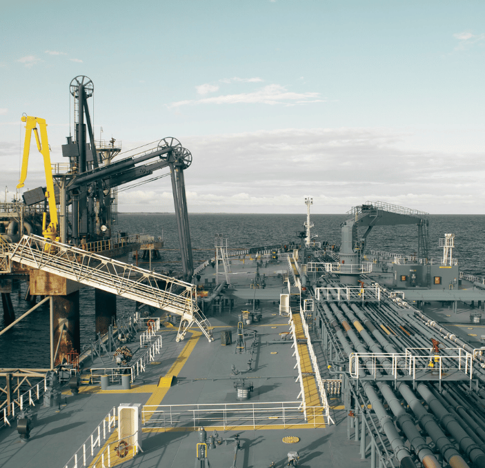 Oil level or oil-water interface measurement